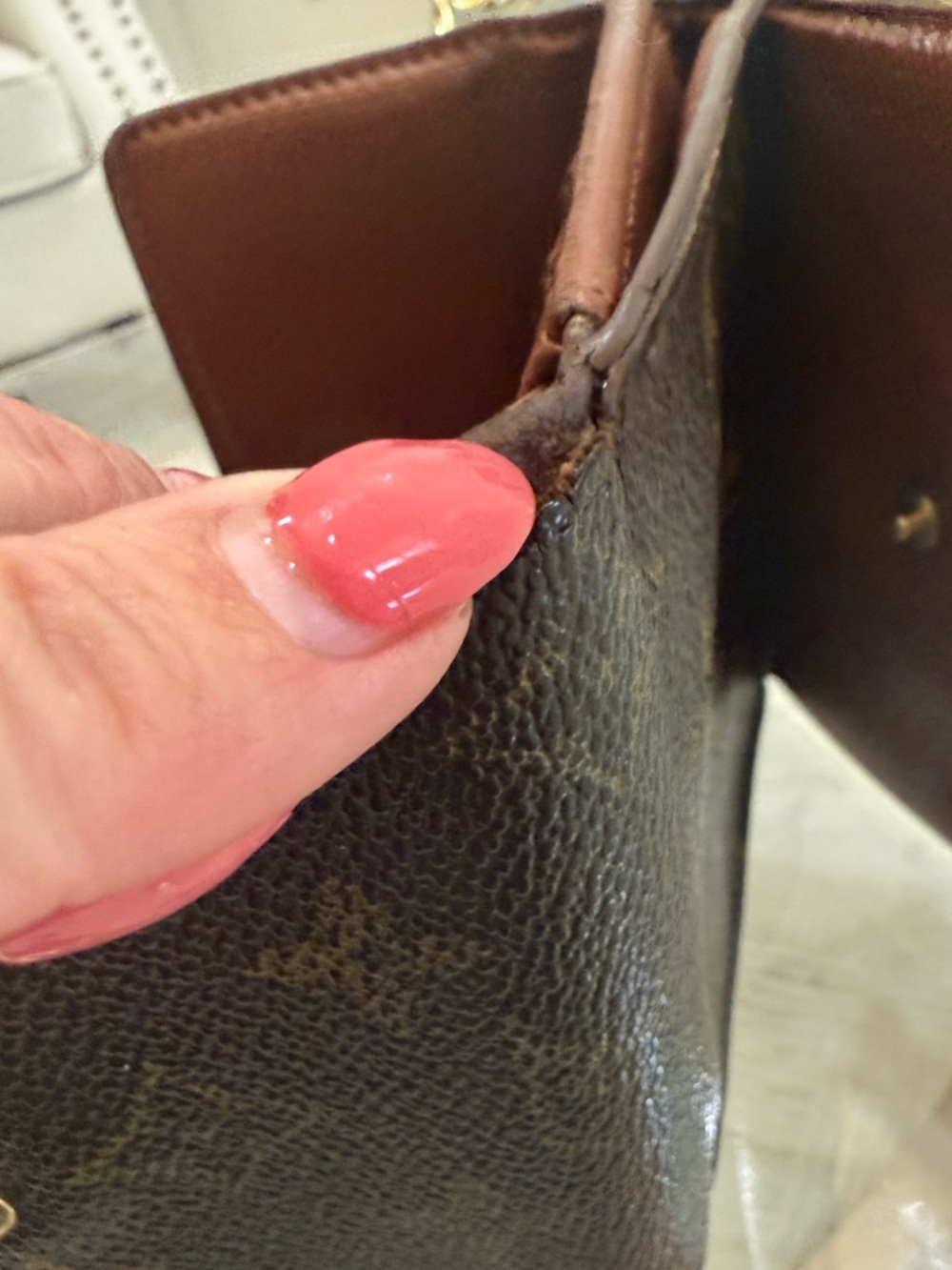 Louis Vuitton Black Monogram Snap-Button Detail - Picture 7 of 14